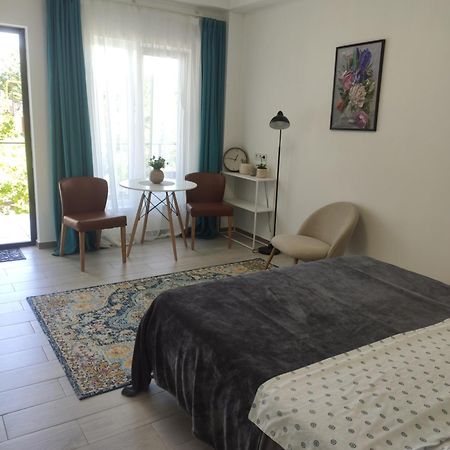 Family Нotel Banuri Kutaiszi Kültér fotó