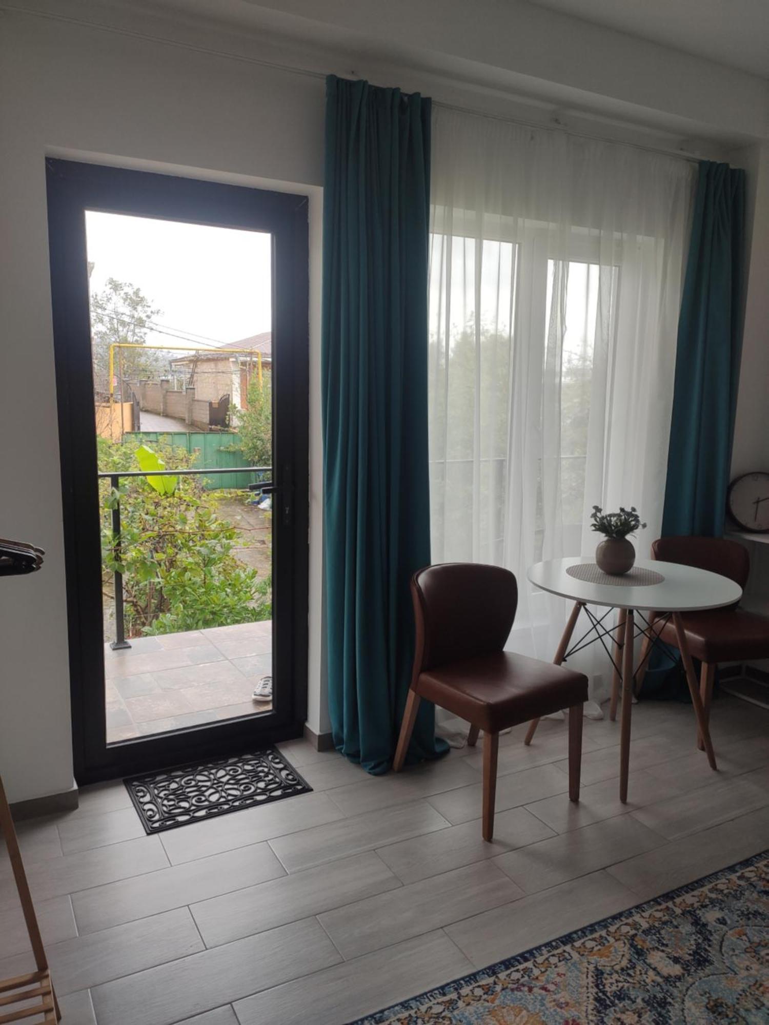 Family Нotel Banuri Kutaiszi Kültér fotó