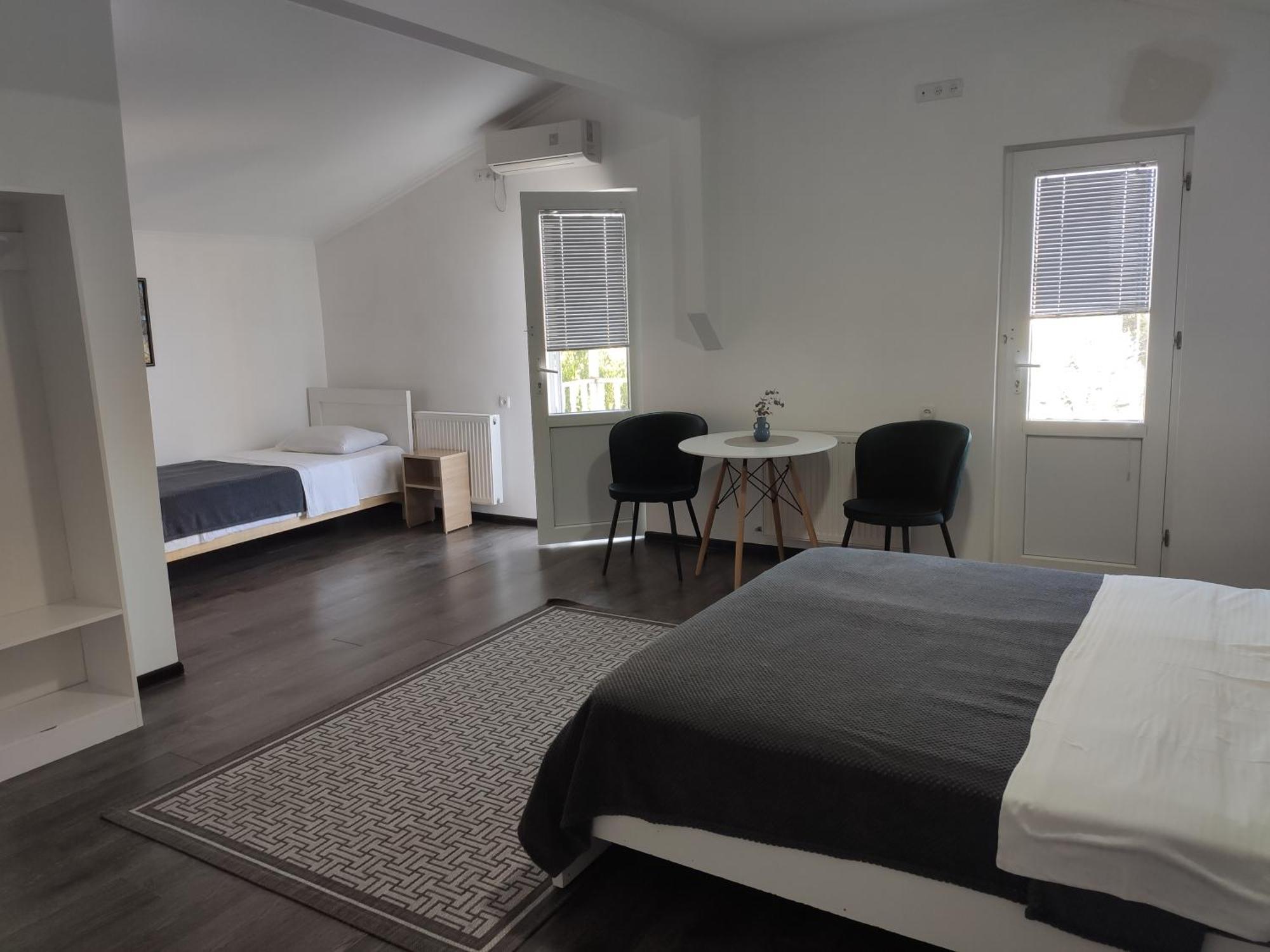 Family Нotel Banuri Kutaiszi Kültér fotó