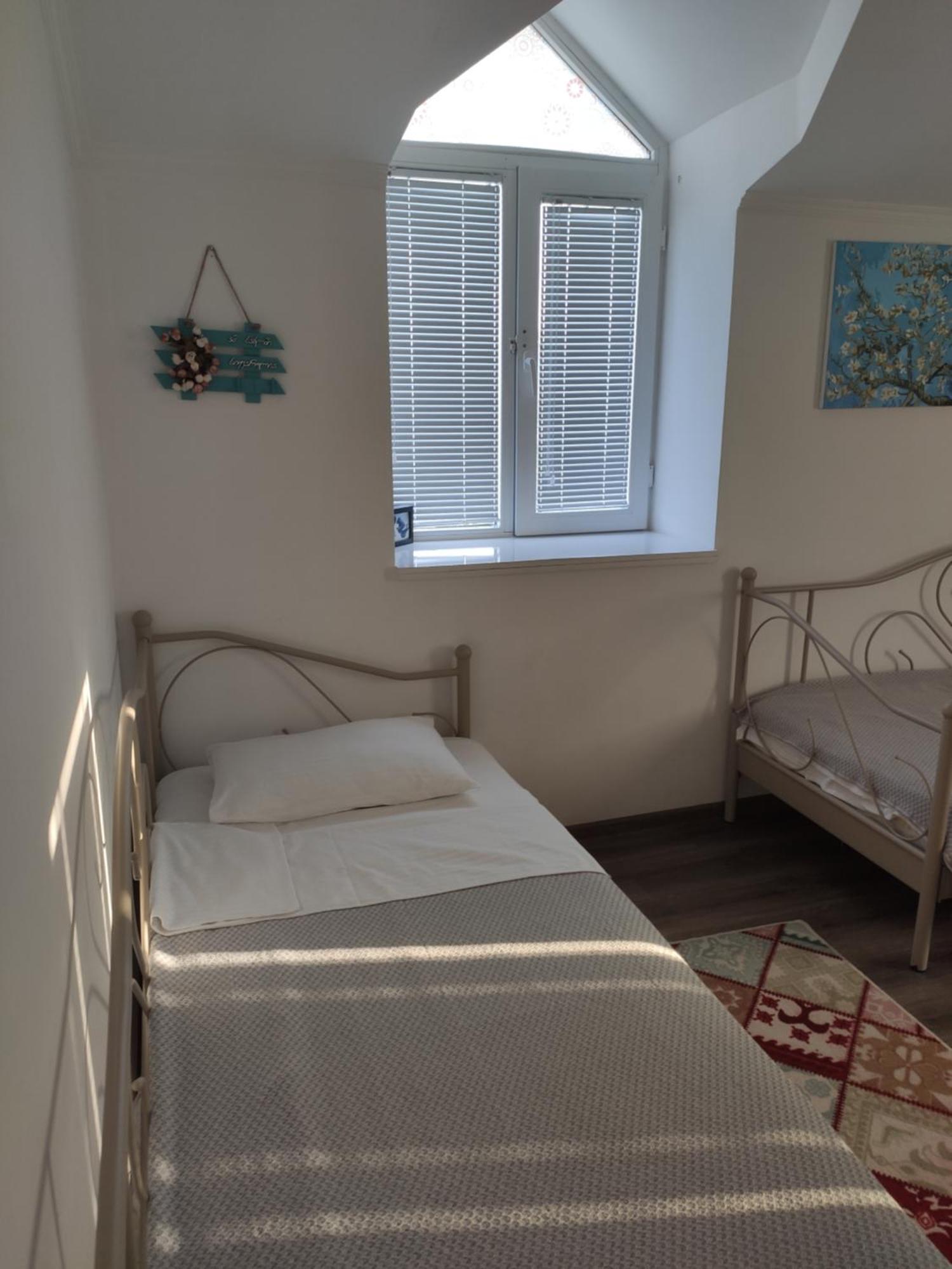 Family Нotel Banuri Kutaiszi Szoba fotó